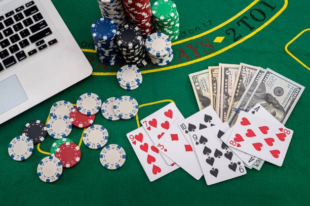 huskyslot live roulette table streaming in real-time with chat sidebar and betting panel on mobile screen