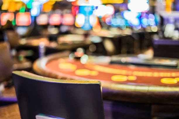 Payout table and hand rankings displayed on huskyslot Casino Hold'em screen